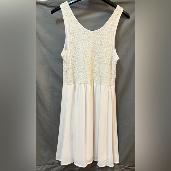 Beautiful Summer Mini Dress - Express - XS TP - Picture 2 of 5